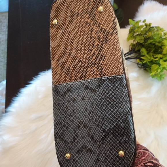 Chaos by Elsie Leather Patchwork Handbag with Crossbody Strap. NWT. - Picture 7 of 12